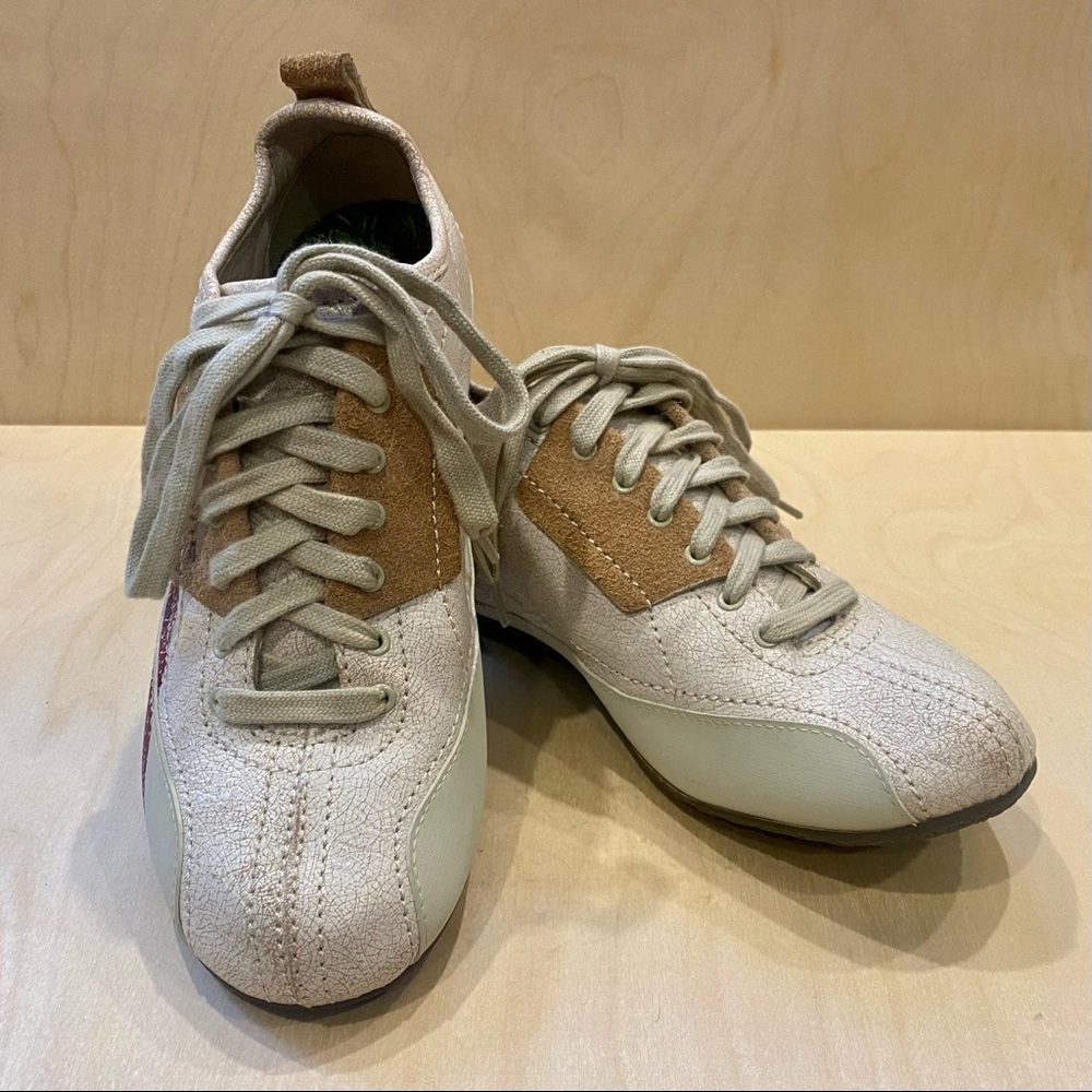 Cushe Men’s Cracked Leather BOWLER Sneaker US8 UK7 EUR41 in Off White and Red